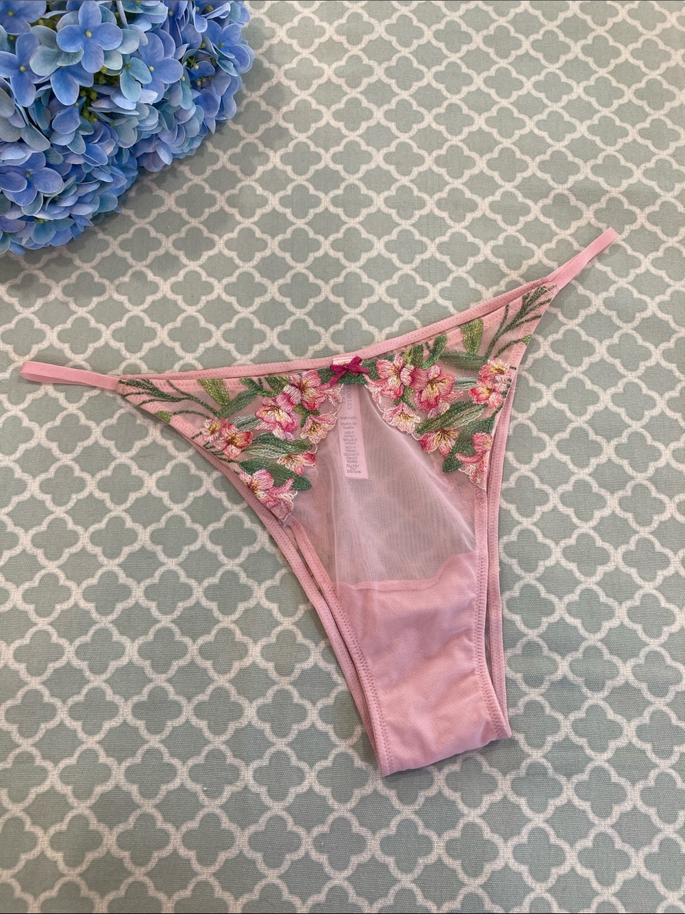 Victoria’s Secret Dream Angels Embroidered Lily Brazilian Panty XL